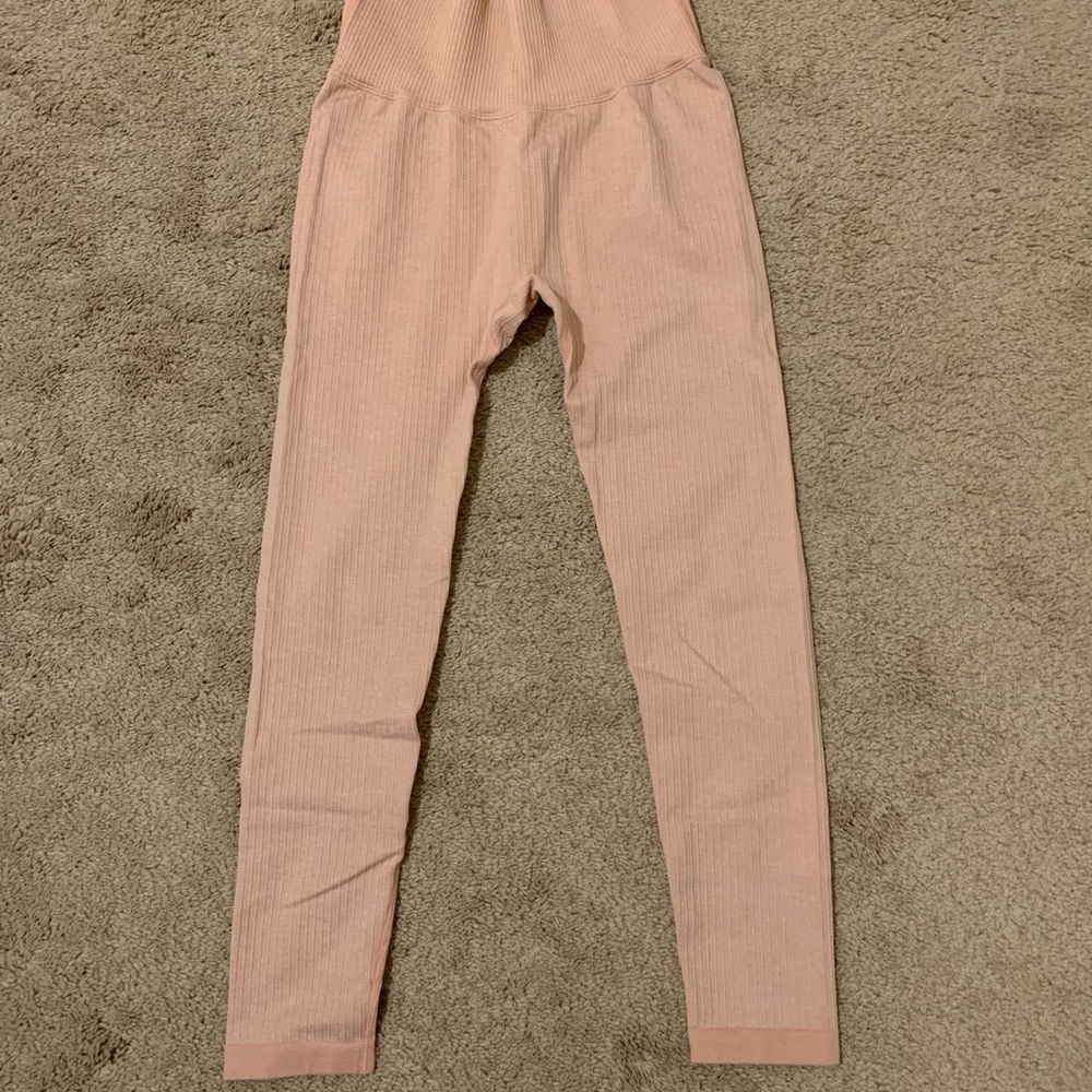 Seamless Flow Super High Waisted 7/8 Leggings